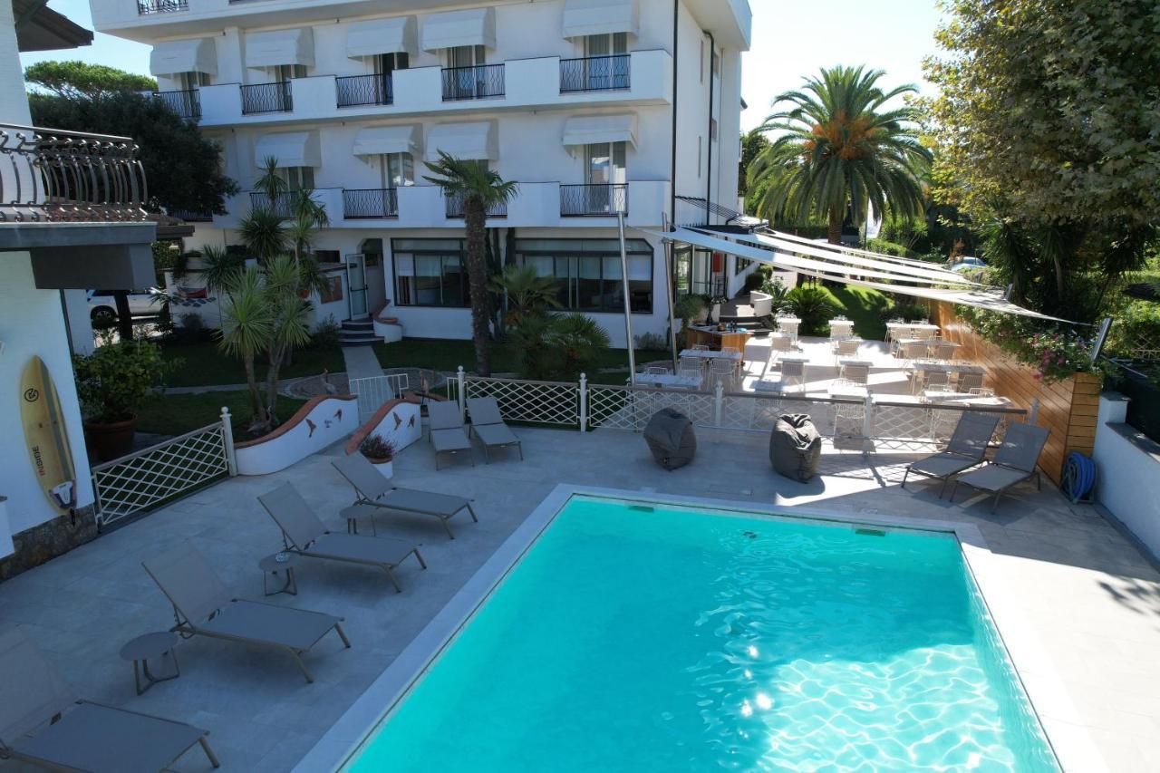 Hotel Tarabella Forte dei Marmi Kültér fotó